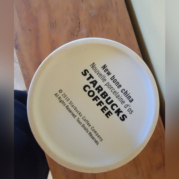 Starbucks Holiday Collection 2010 coffee tea cup mug.  Perfect condition - Picture 6 of 7